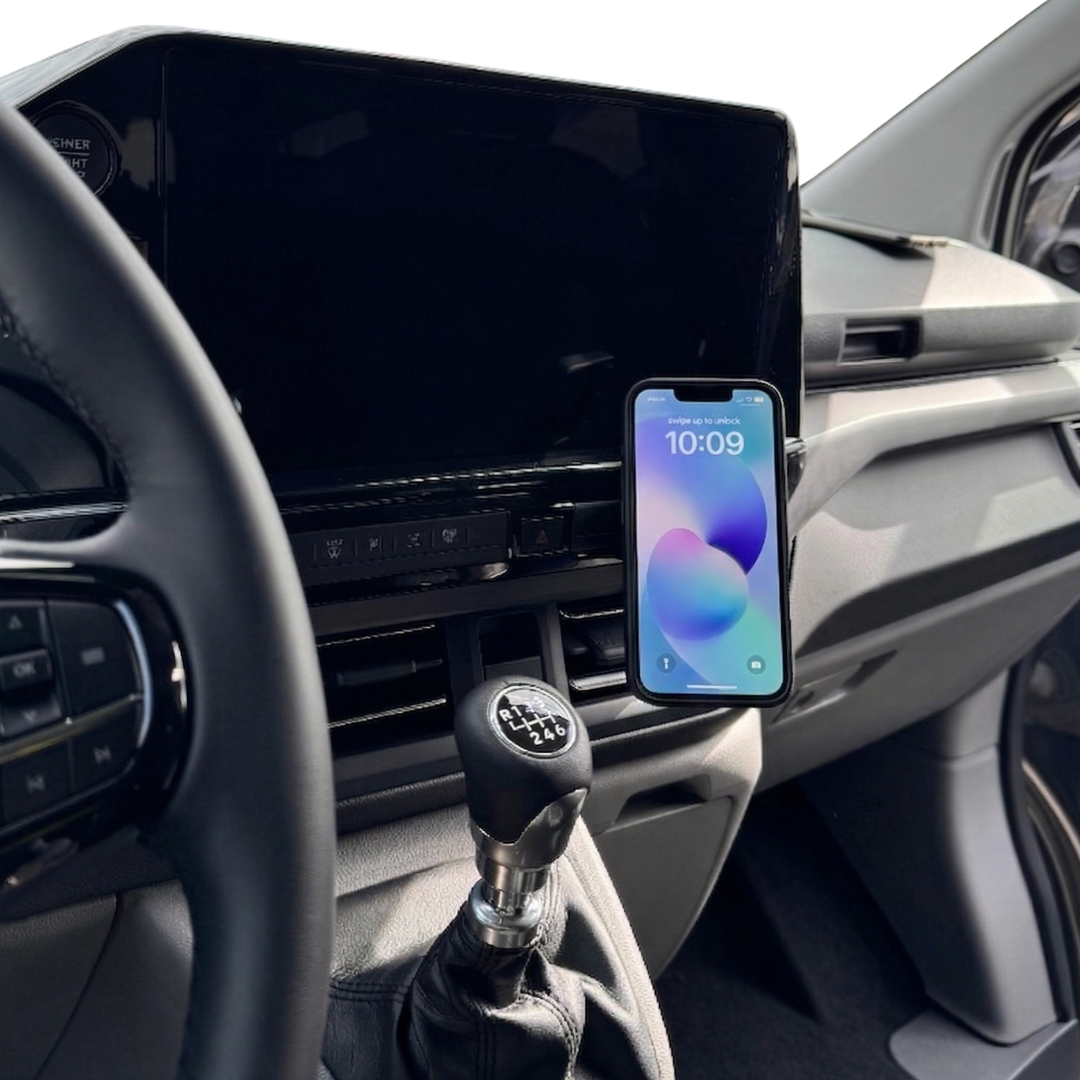 Handyhalterung Ford Transit & Tourneo Custom ab 2024 – Clip fürs 13"-Display, magnetisch & MagSafe-kompatibel.