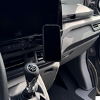 Handyhalterung Ford Transit & Tourneo Custom ab 2024 – Clip fürs 13"-Display, magnetisch & MagSafe-kompatibel.