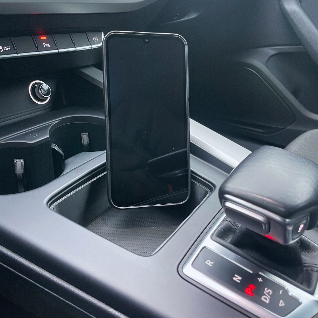 Handyhalterung Audi A4/A5 B9 Facelift ab 2020 - Passgenau, MagSafe-kompatibel, OEM-Optik.