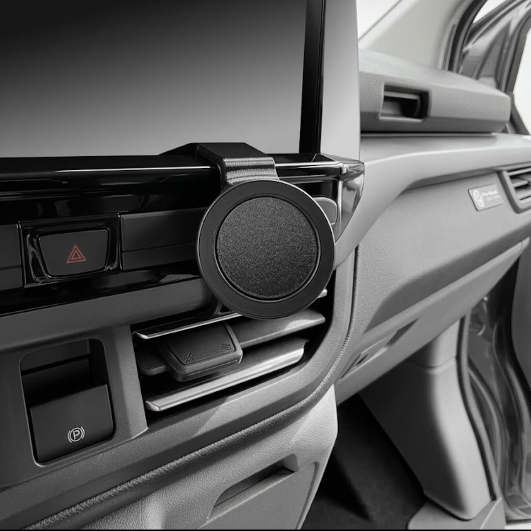 Handyhalterung Ford Transit & Tourneo Custom ab 2024 – Clip fürs 13"-Display, magnetisch & MagSafe-kompatibel.