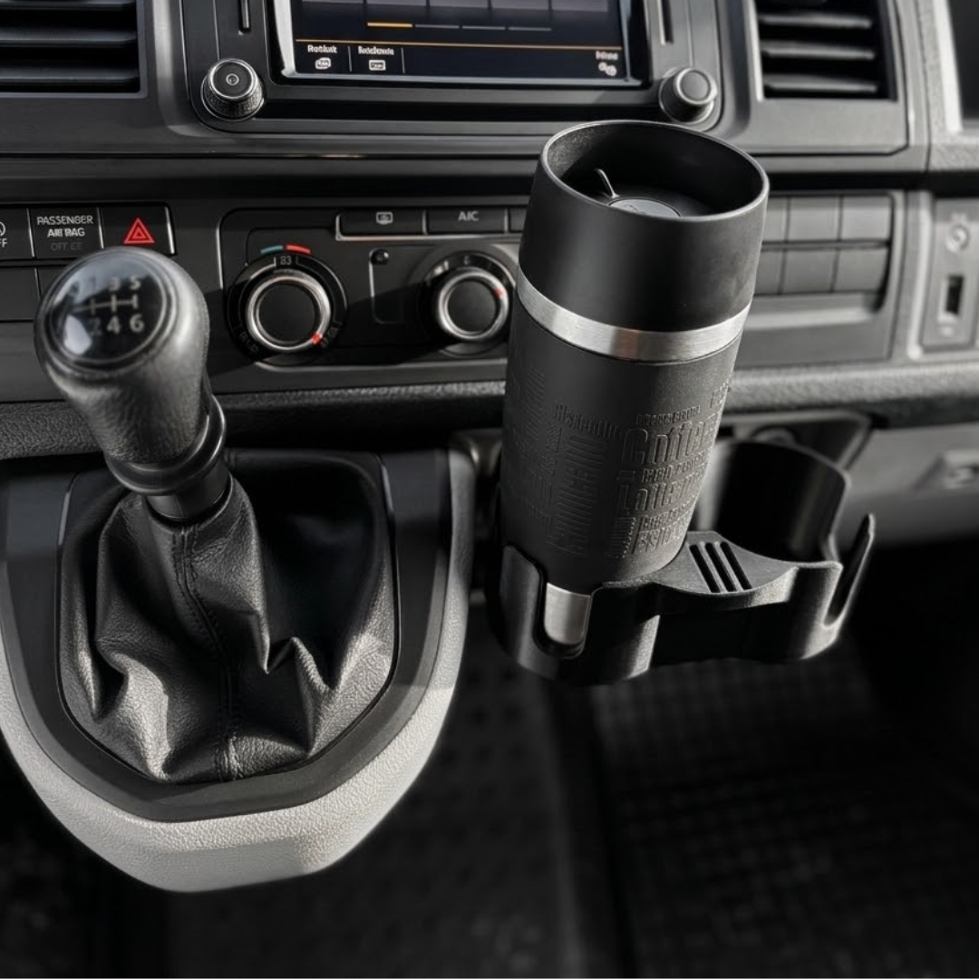 Getränkehalter VW T6 2015–2024 – Passgenau fürs Ablagefach neben dem Schalthebel, schwarz.